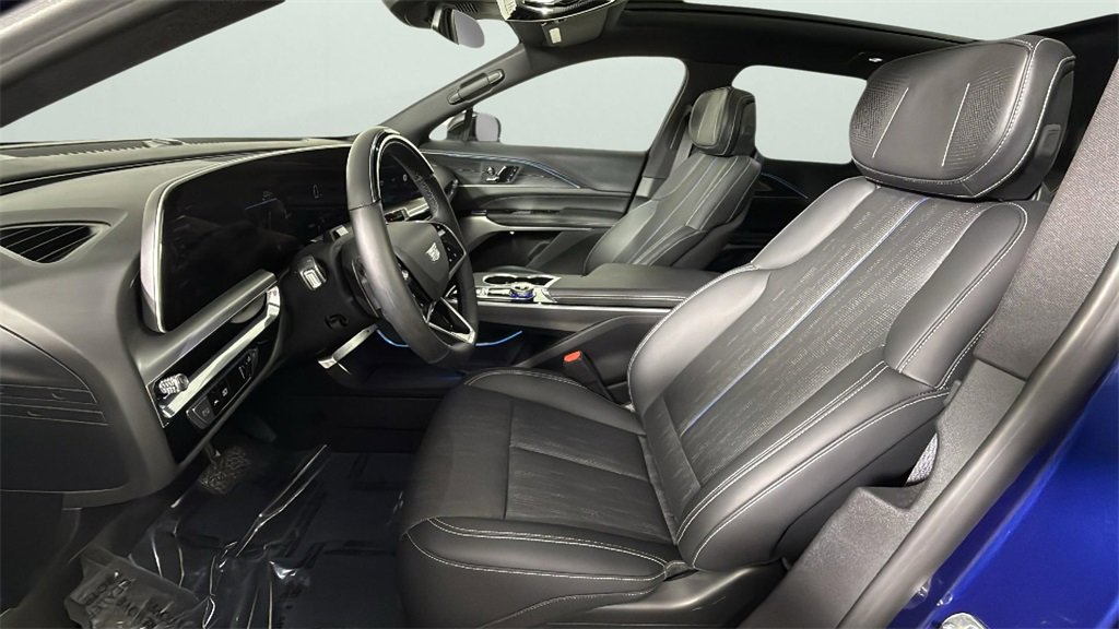 2024 Cadillac Lyriq Luxury photo 17