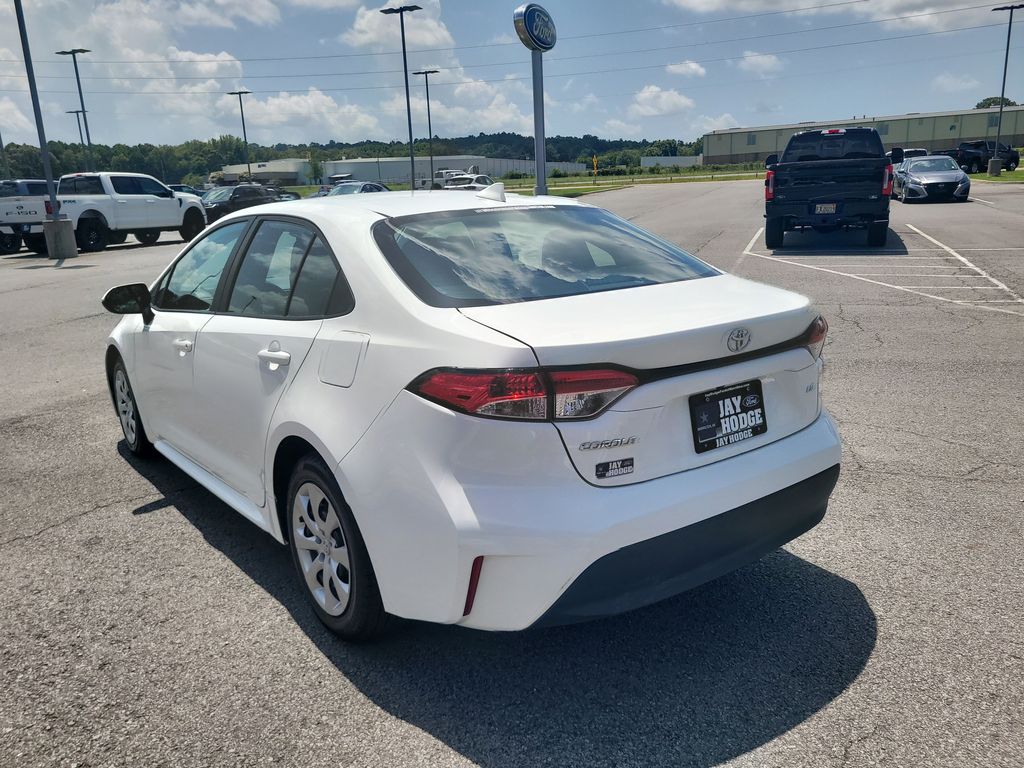 2023 Toyota Corolla LE photo 5