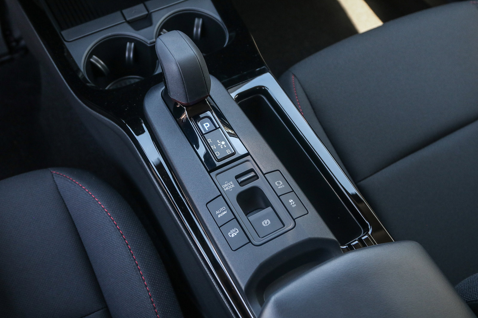 2026 Toyota Prius Plug-in Hybrid SE photo 19