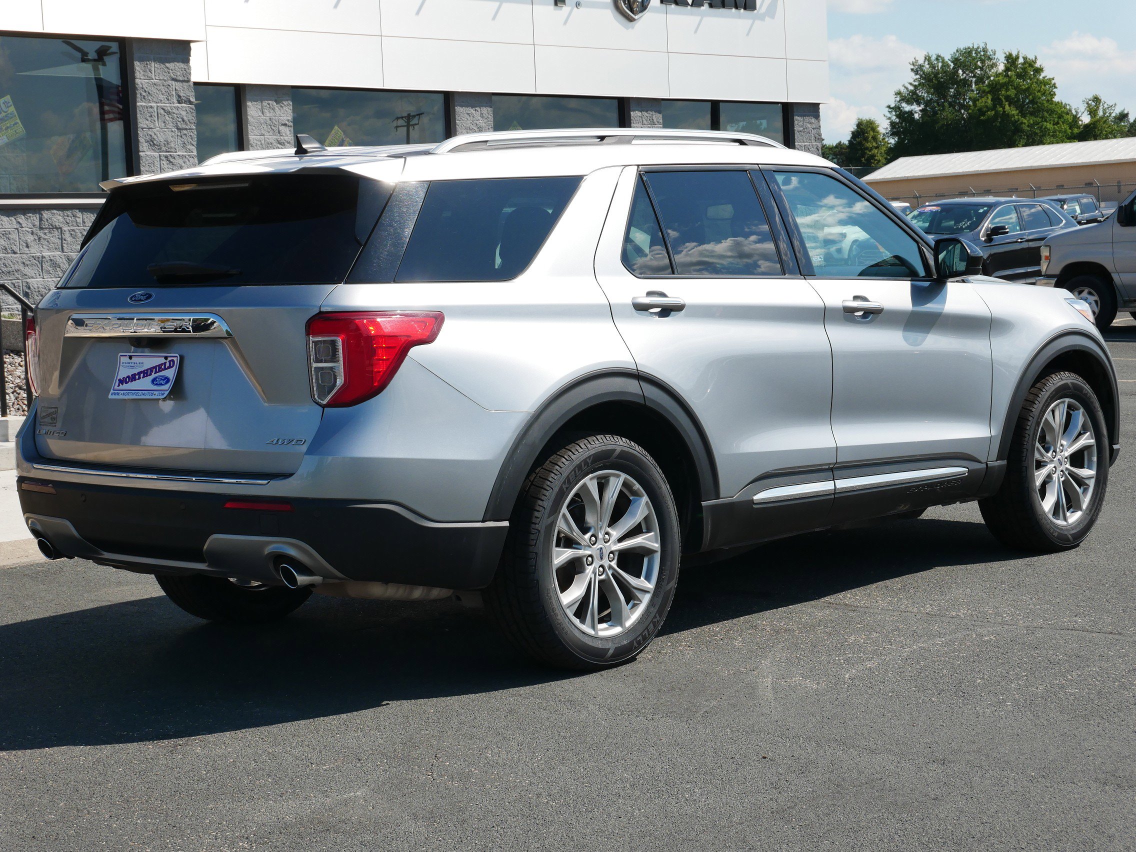 2023 Ford Explorer Limited photo 8