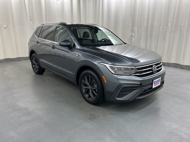 2022 Volkswagen Tiguan SE's photo
