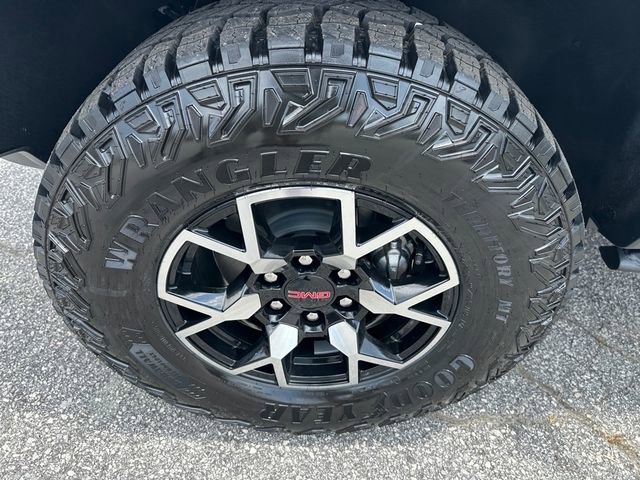 2025 Gmc Canyon AT4 photo 12