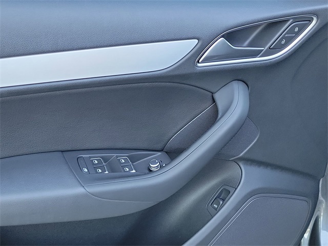 2018 Audi Q3 Premium Plus photo 14