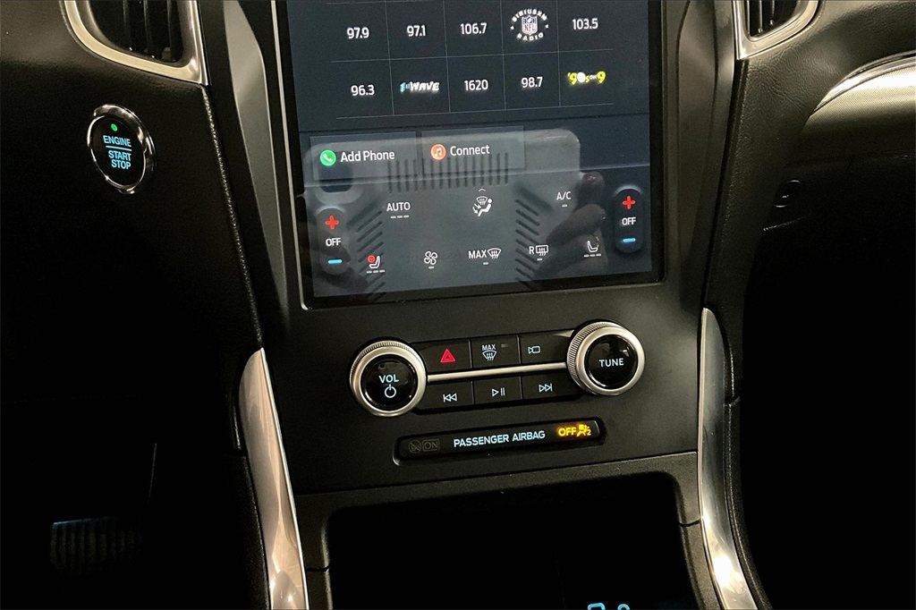 2022 Ford Edge Titanium photo 25