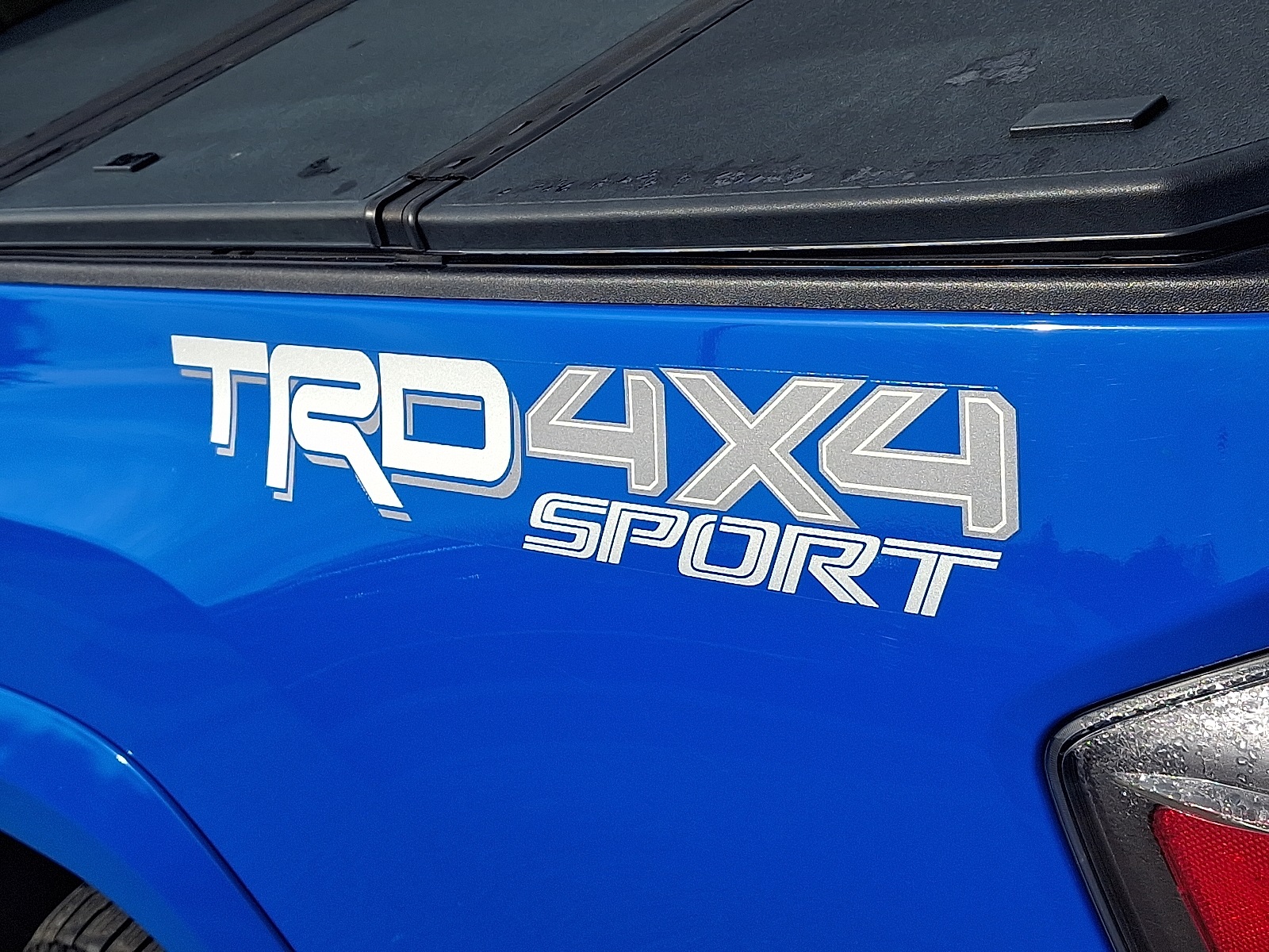 2020 Toyota Tacoma TRD Sport photo 31