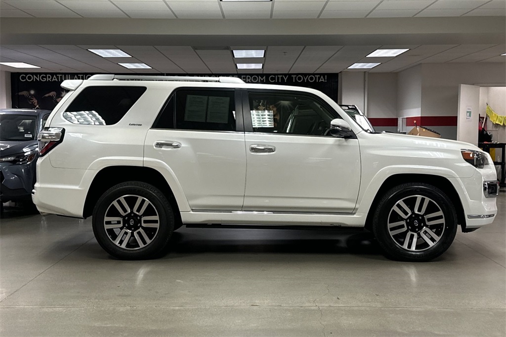 2022 Toyota 4Runner Limited photo 3