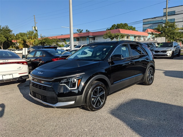 2023 Kia Niro EX photo 2