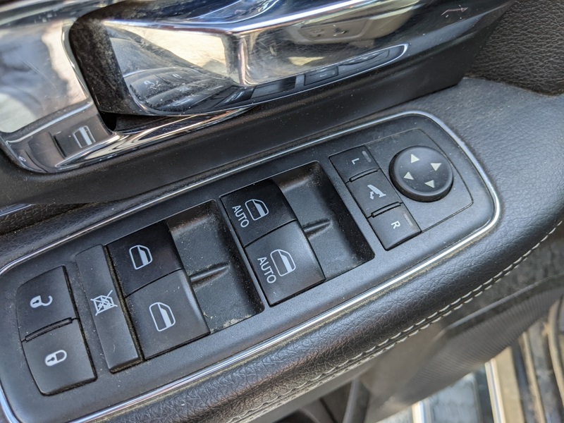 2017 Ram 1500 Laramie photo 11