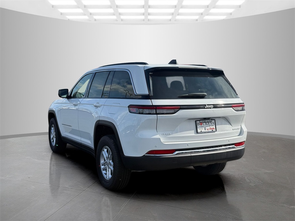 2025 Jeep Grand Cherokee Laredo photo 5