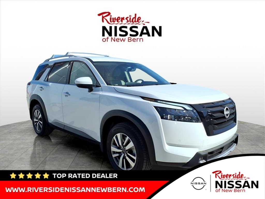 2025 Nissan Pathfinder SL's photo