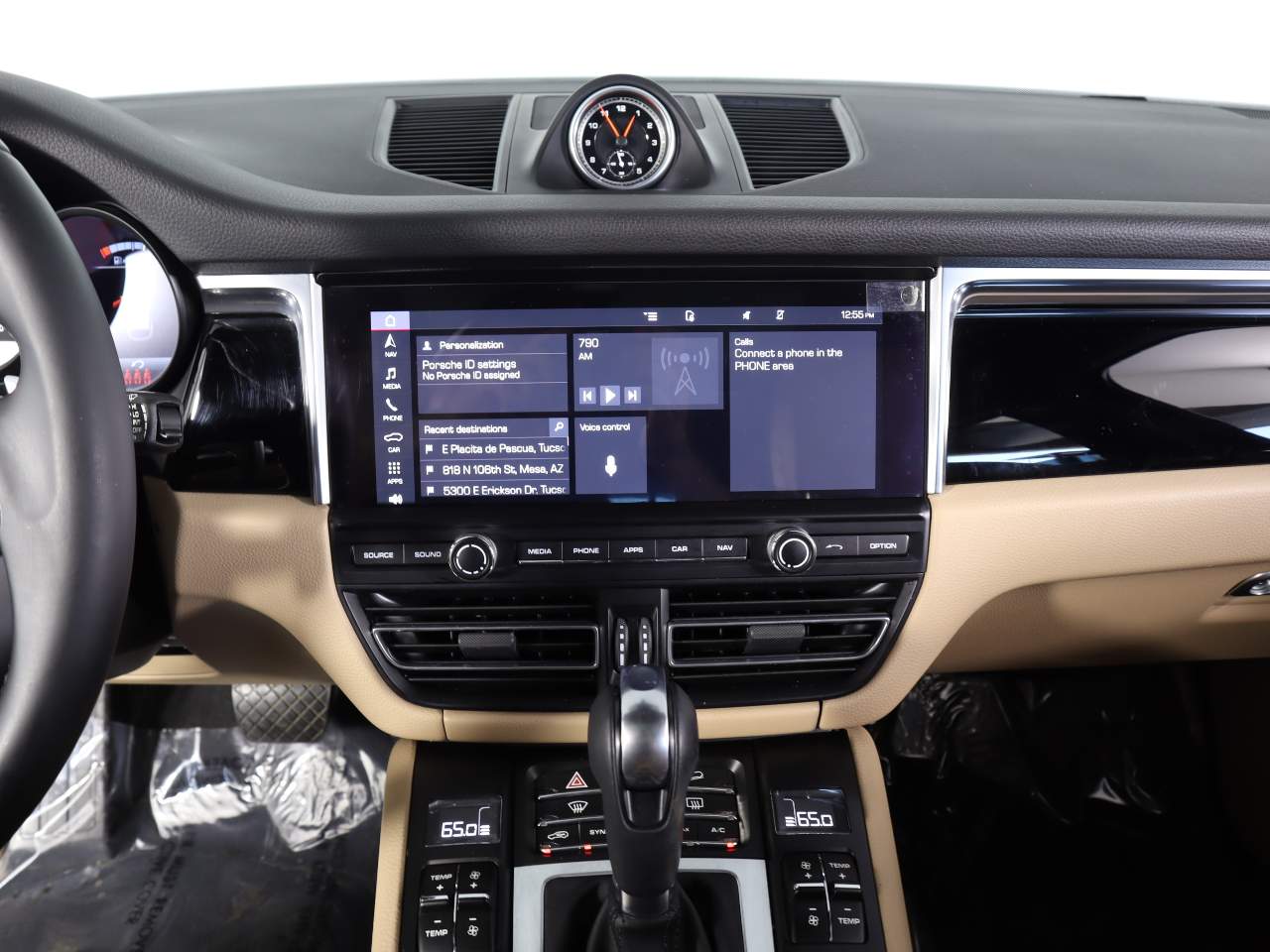 2021 Porsche Macan Base photo 17