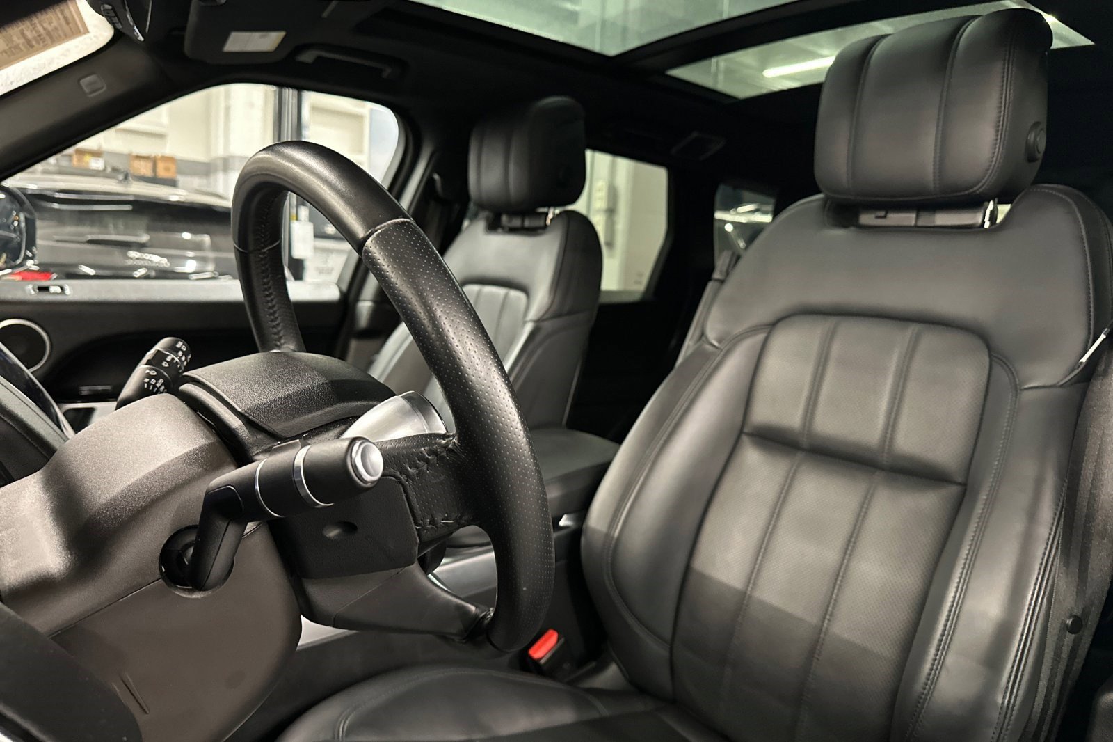 2020 Land Rover Range Rover Sport HSE photo 4