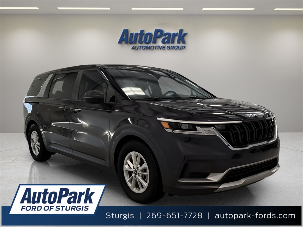 2022 Kia Carnival LX's photo