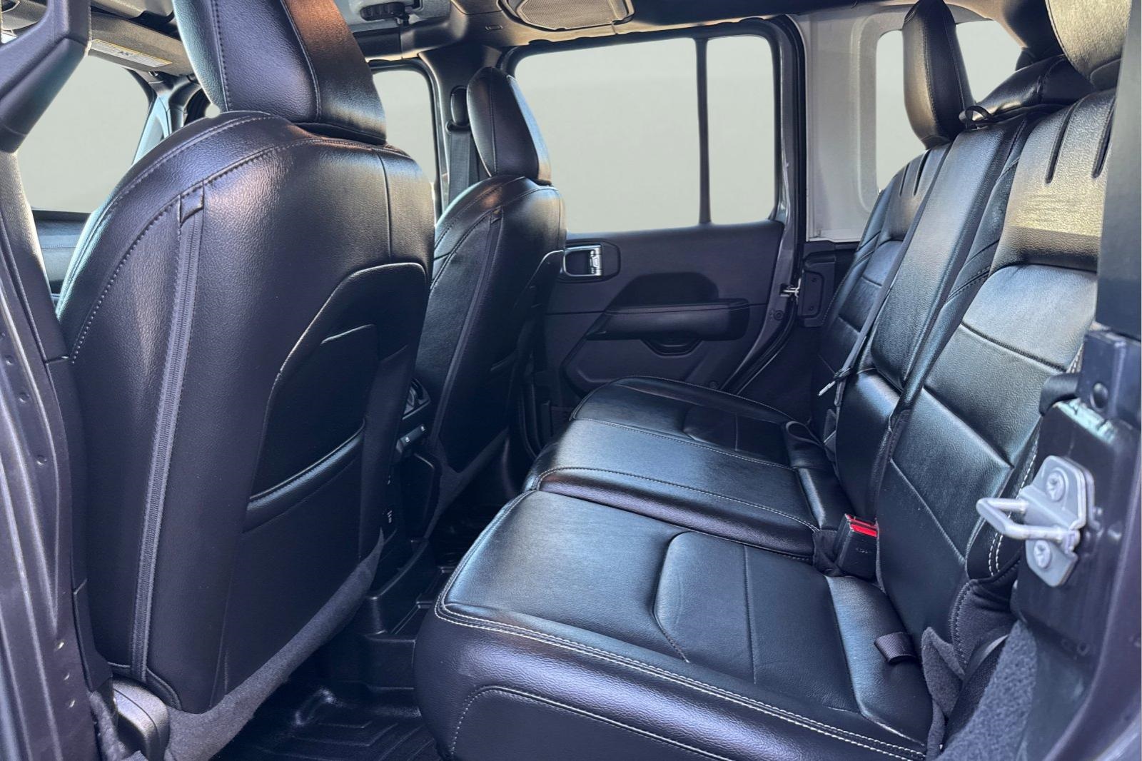 2021 Jeep Wrangler Unlimited Sahara 4xe photo 4