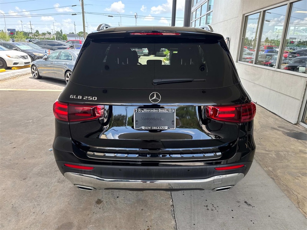2025 Mercedes Benz GLB 250 photo 4