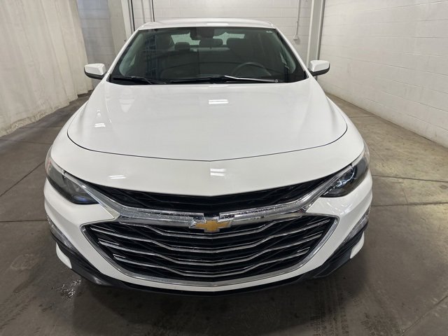 2025 Chevrolet Malibu 1LT photo 2