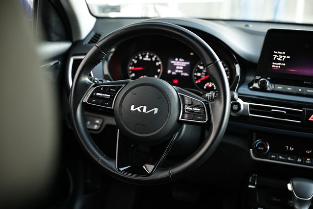 2023 Kia Seltos S photo 22