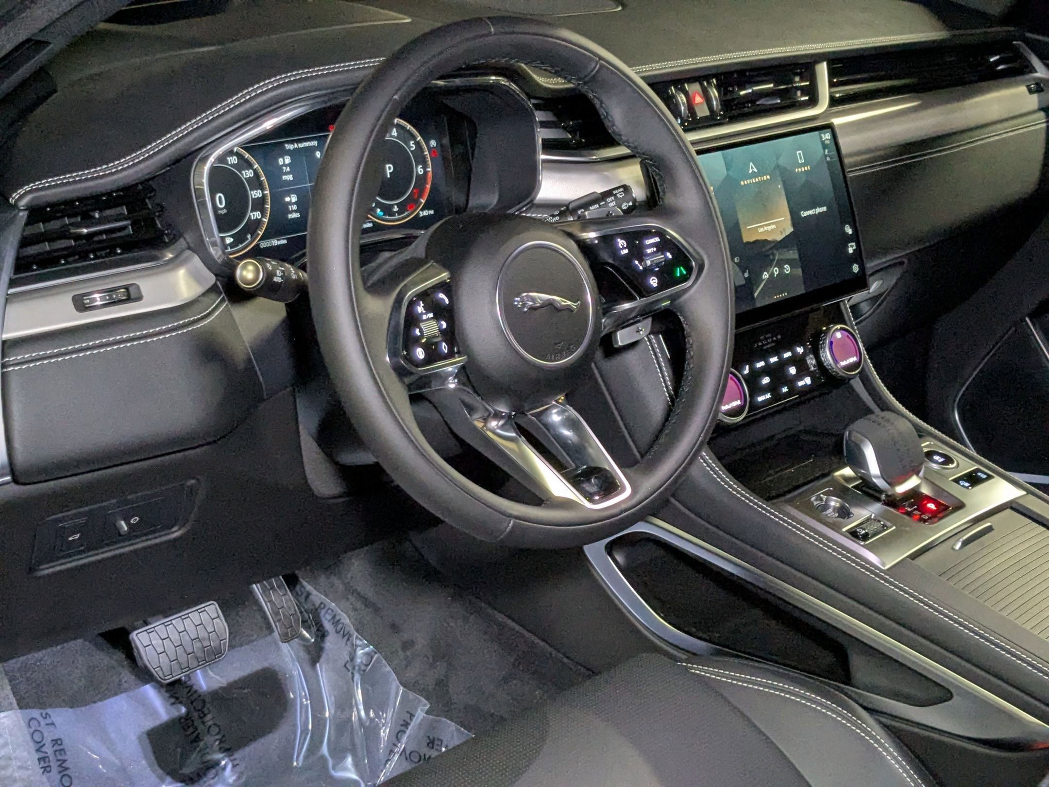 2026 Jaguar F-PACE P250 R-Dynamic S photo 3