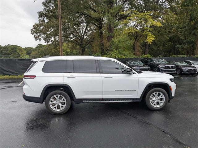2023 Jeep Grand Cherokee Limited photo 3