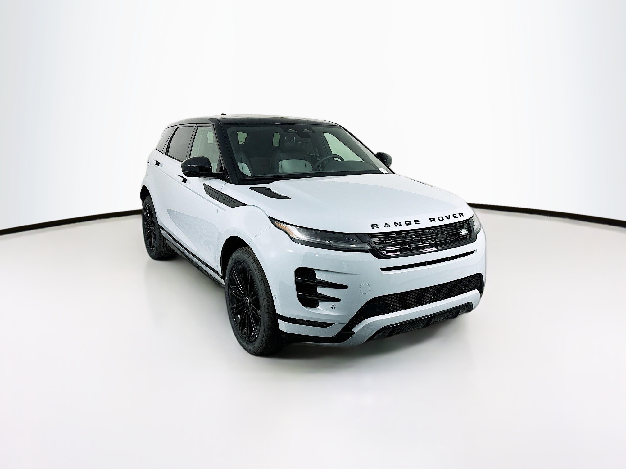 2026 Land Rover Range Rover Evoque Dynamic SE photo 3