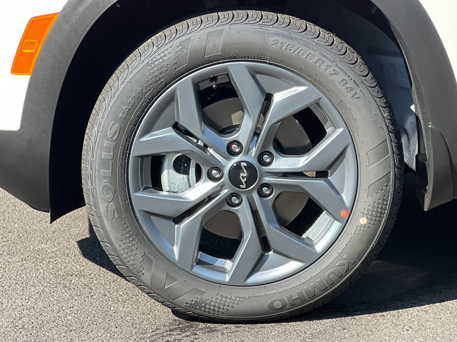 2025 Kia Seltos LX photo 21