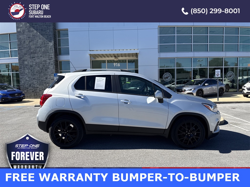 2022 Chevrolet Trax LT photo 2