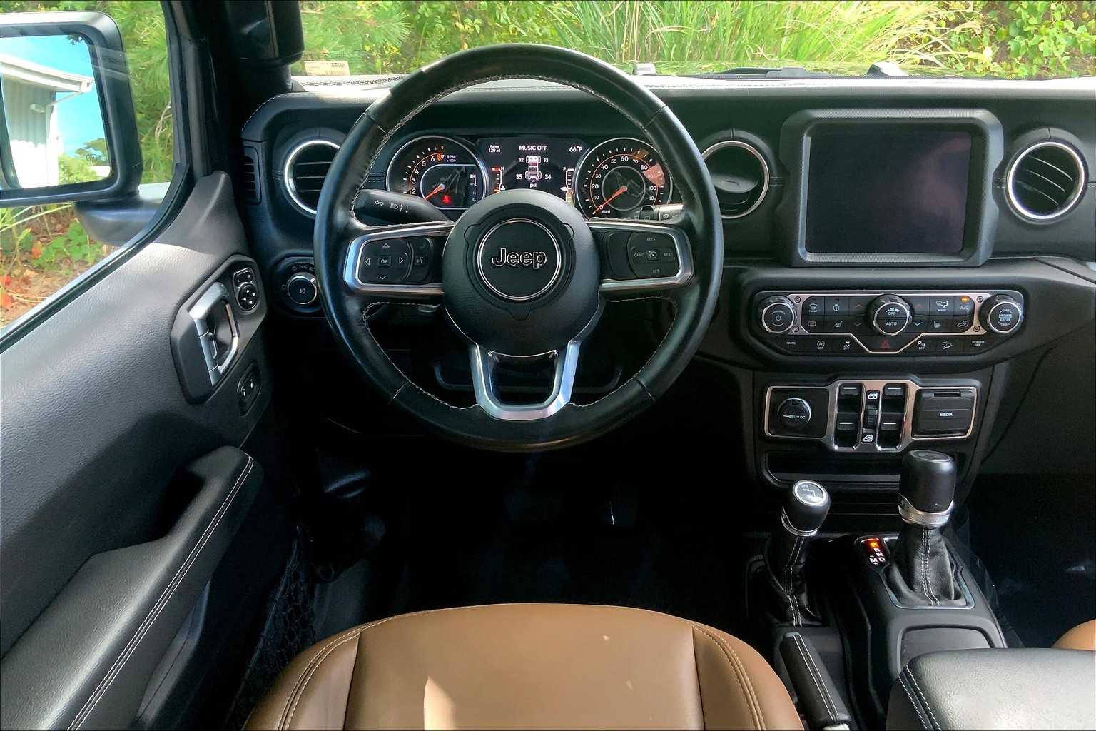 2021 Jeep Wrangler Unlimited Sahara photo 5