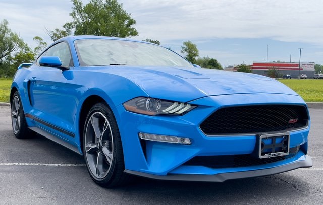 2023 Ford Mustang GT Premium photo 3