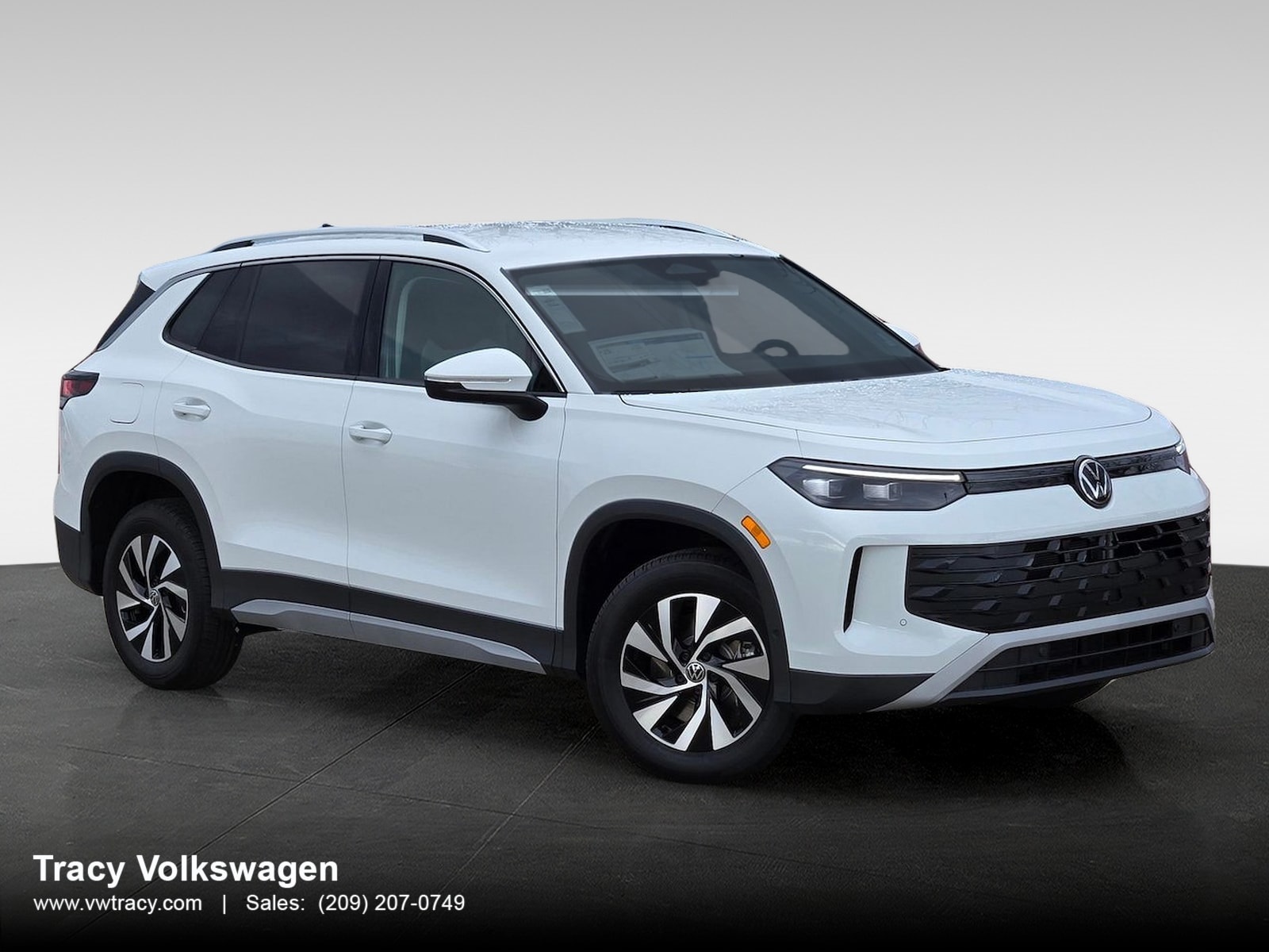 2026 Volkswagen Tiguan S's photo