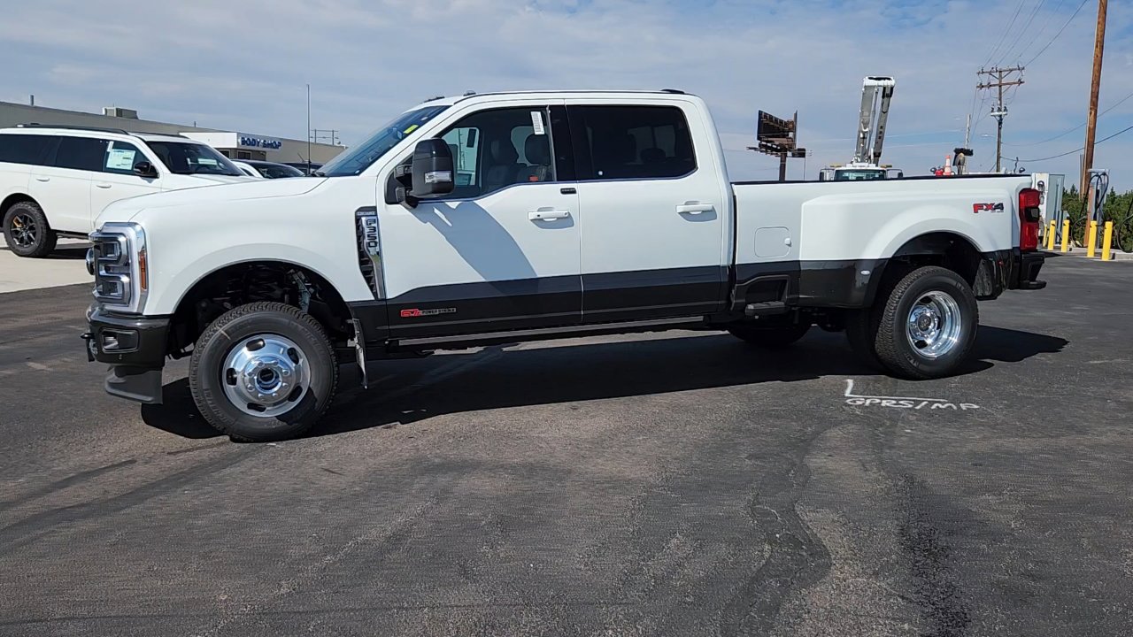 2025 Ford F-350 King Ranch photo 3