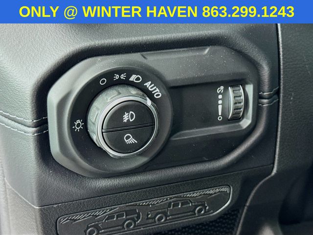 2025 Jeep Gladiator Mojave photo 7