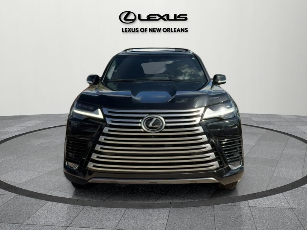 2022 Lexus LX 600 Luxury photo 2