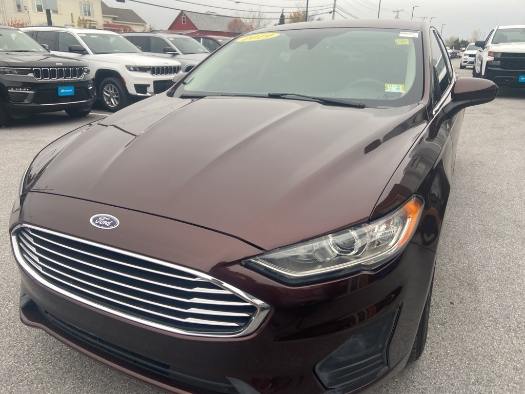 2019 Ford Fusion SE photo 3