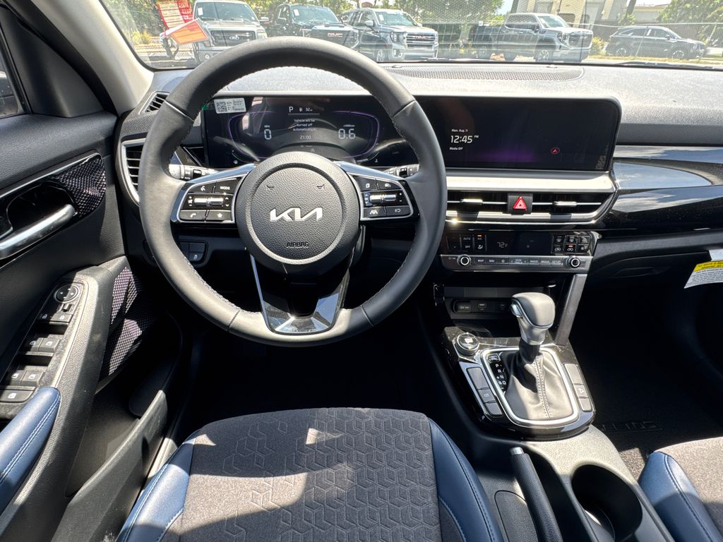 2025 Kia Seltos S photo 20