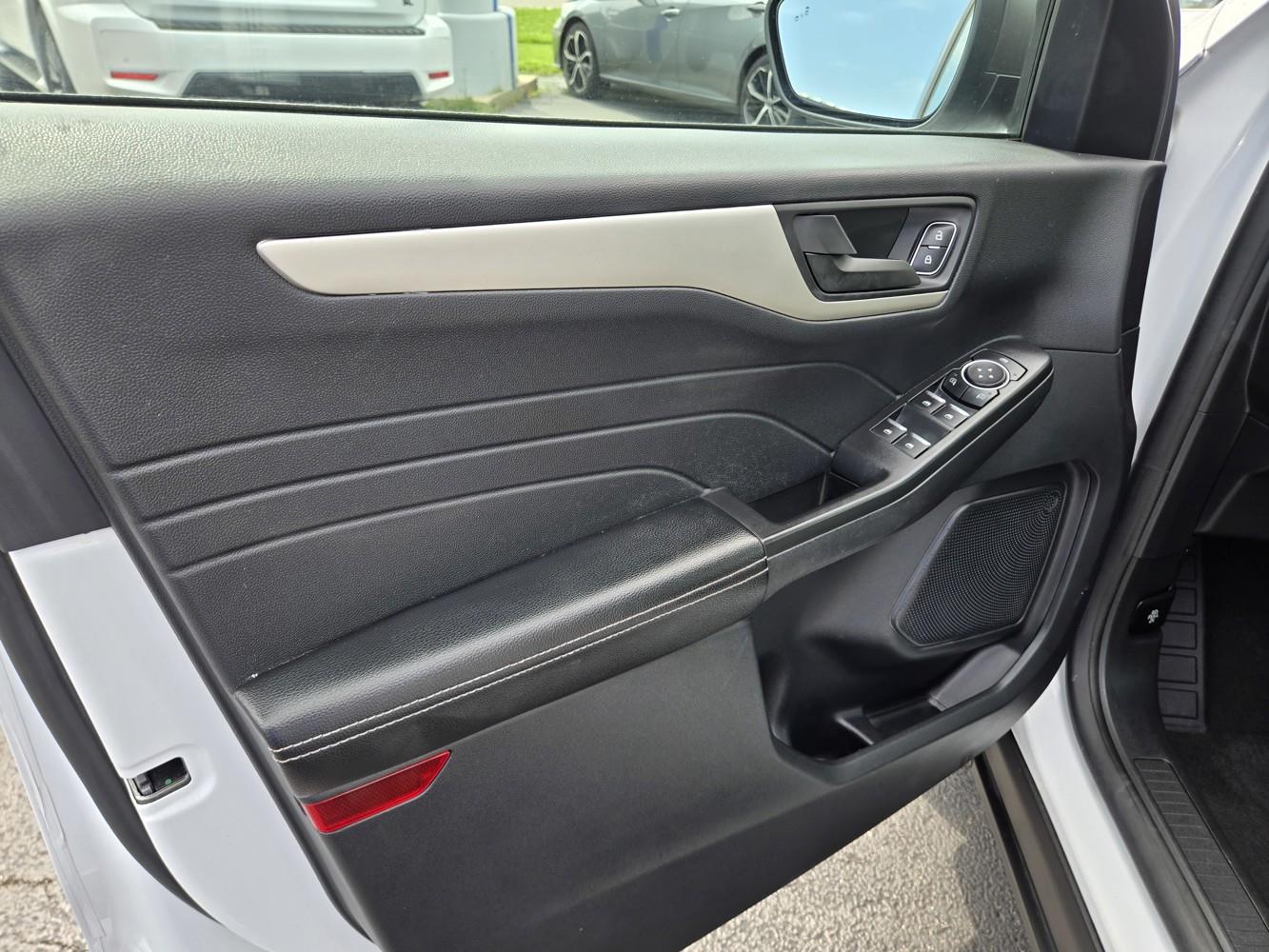2022 Ford Escape S photo 29