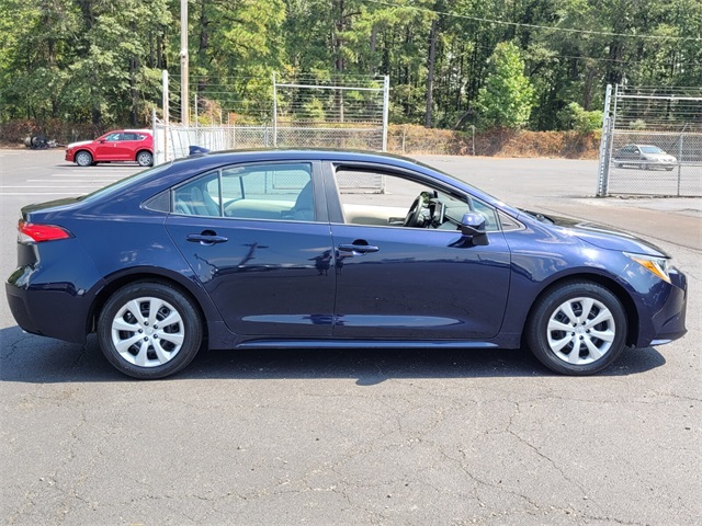 2021 Toyota Corolla LE photo 2