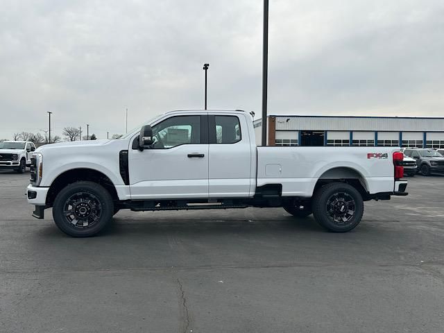 2025 Ford F-350 XL photo 3