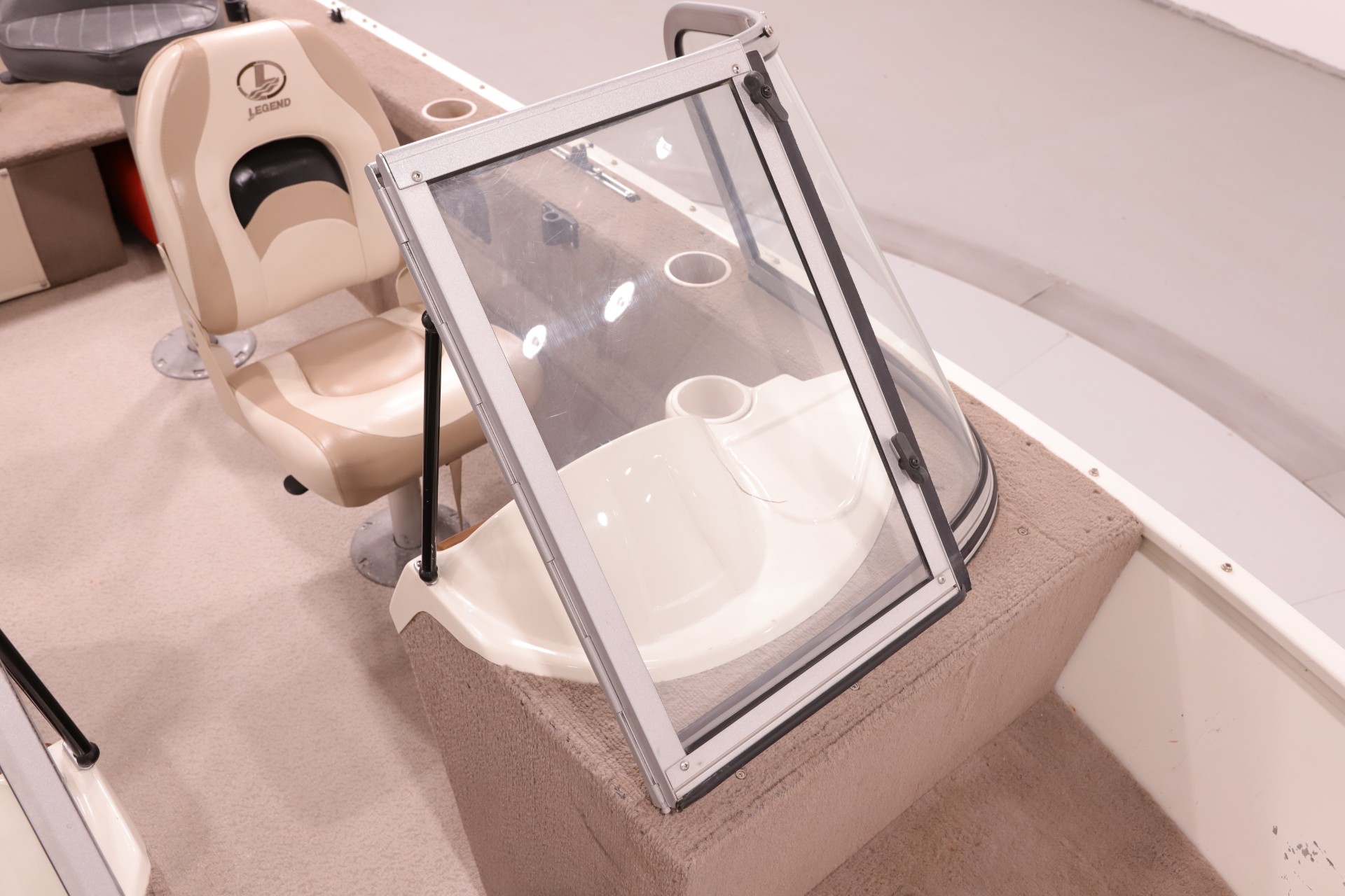 PreOwned 2006 LEGEND 16′ XTREME BOAT