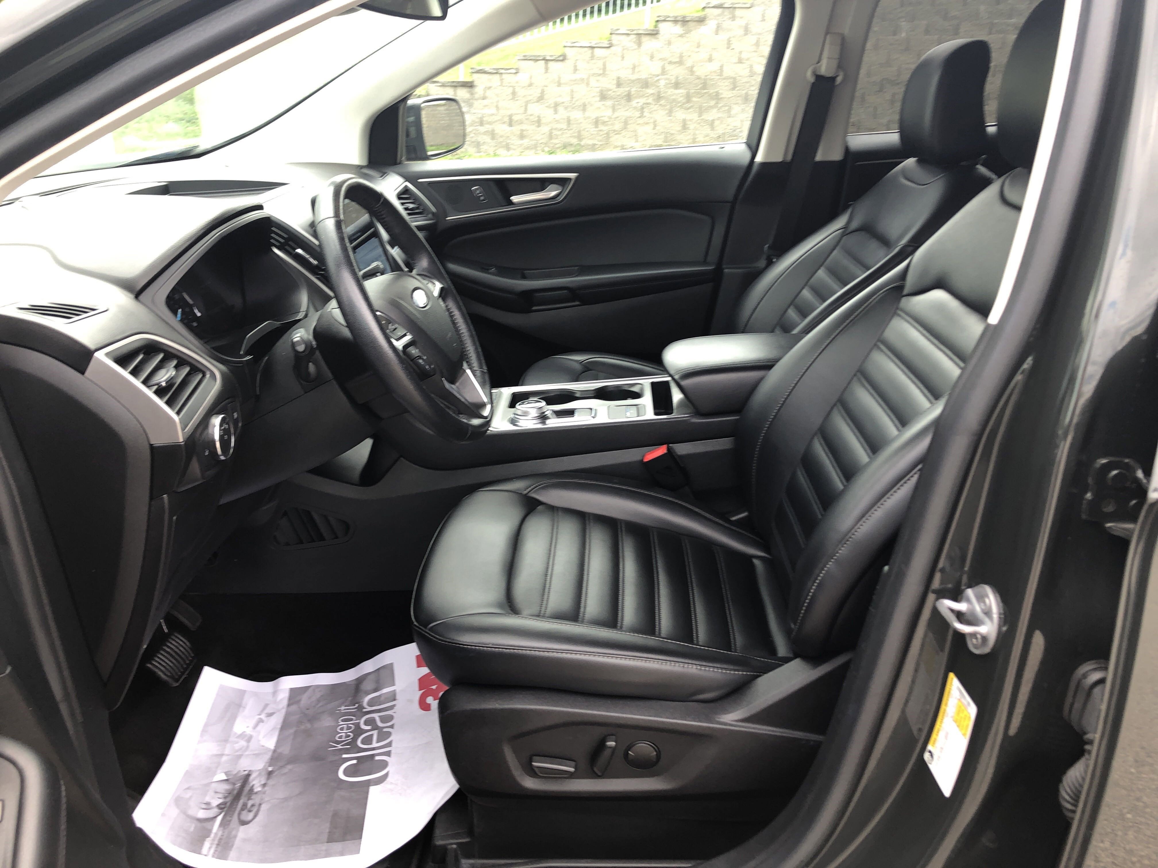 2022 Ford Edge SEL photo 10