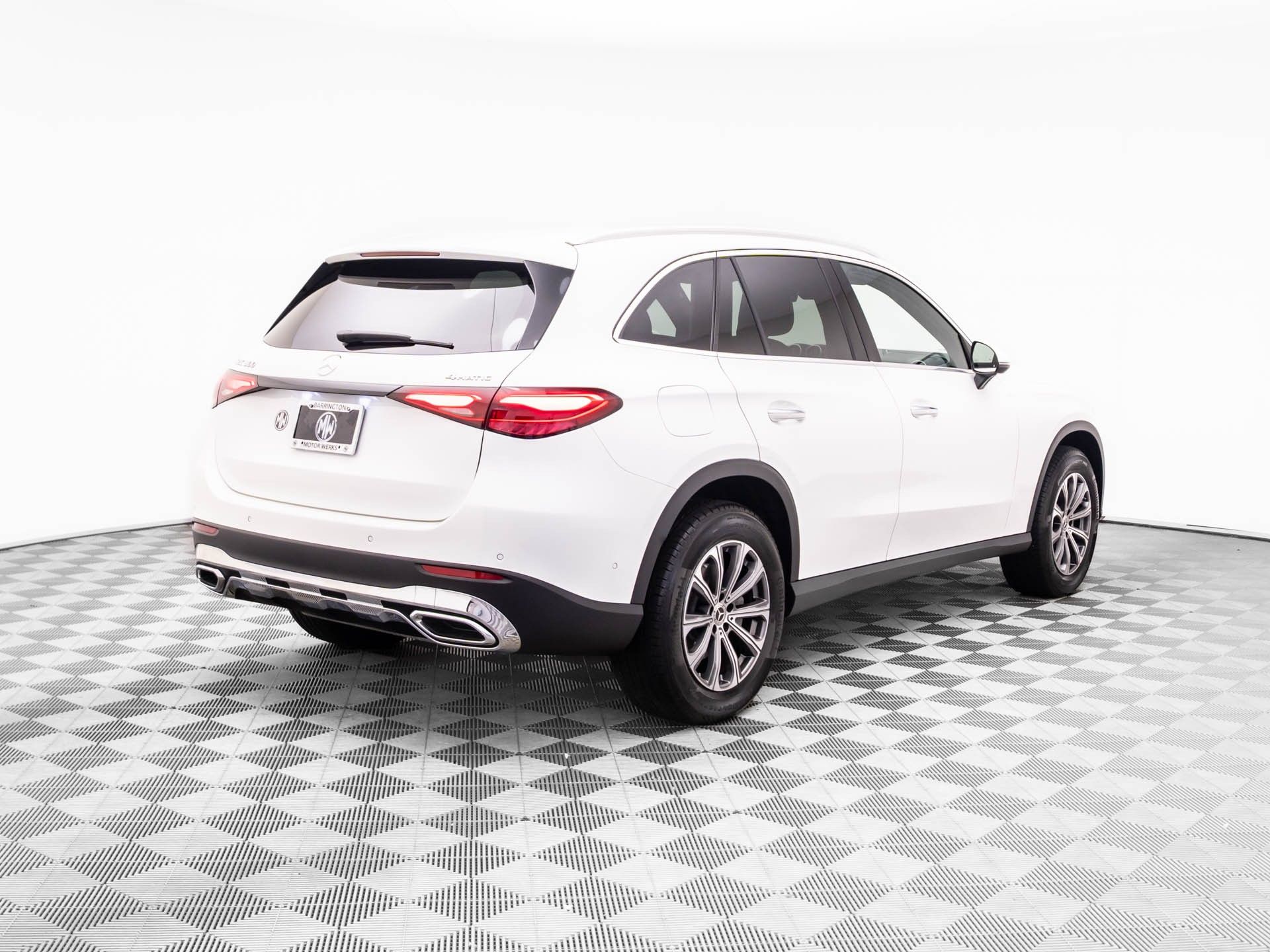 2025 Mercedes Benz GLC 300 4MATIC photo 5