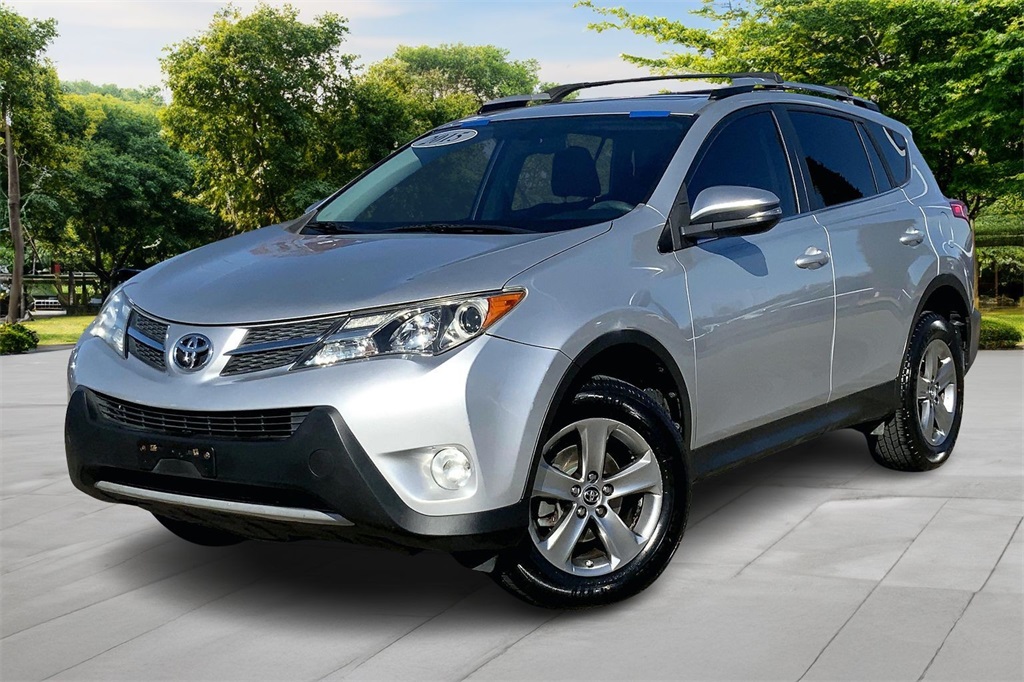 2015 Toyota RAV4 XLE's photo