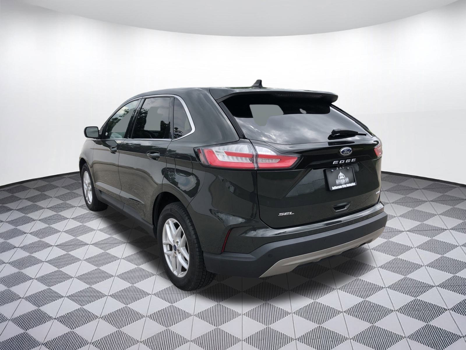 2022 Ford Edge SEL photo 5