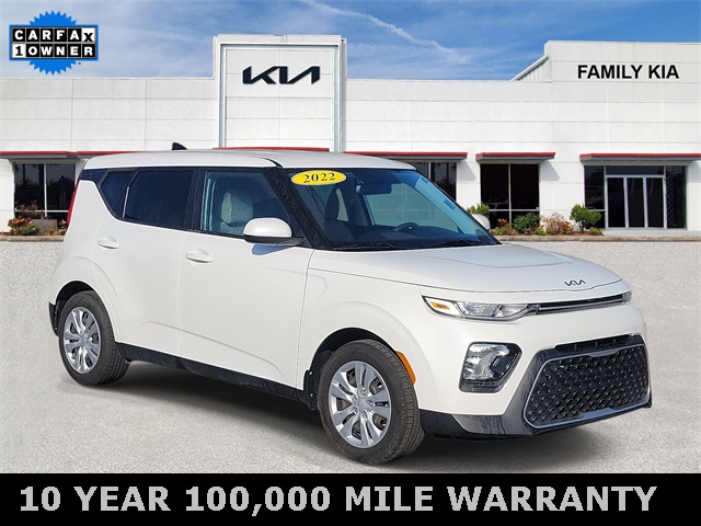 2022 Kia Soul LX's photo