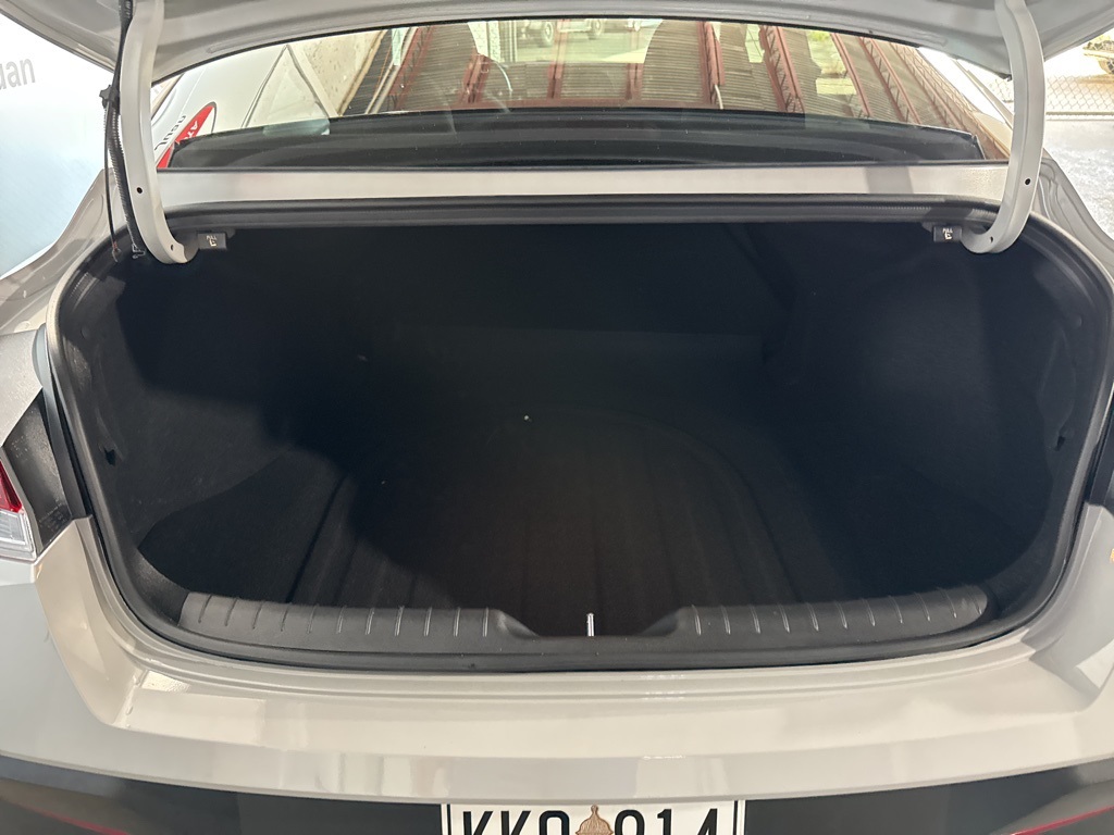 2025 Hyundai Elantra SE photo 18