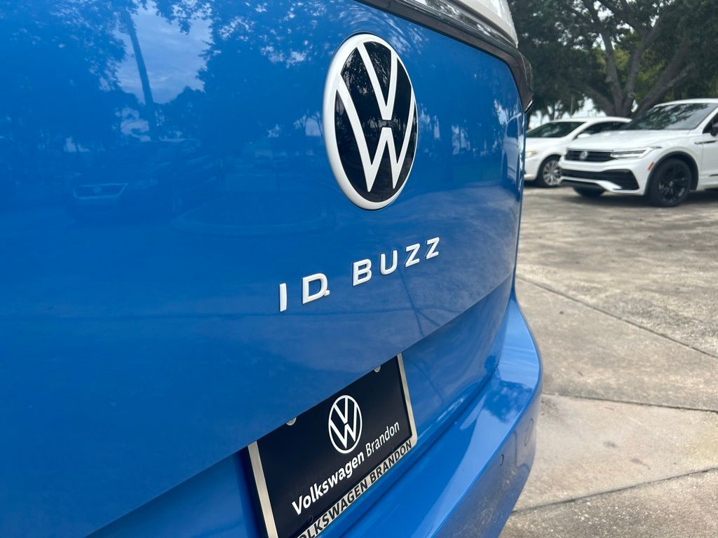 2025 Volkswagen ID. Buzz Pro Plus photo 21
