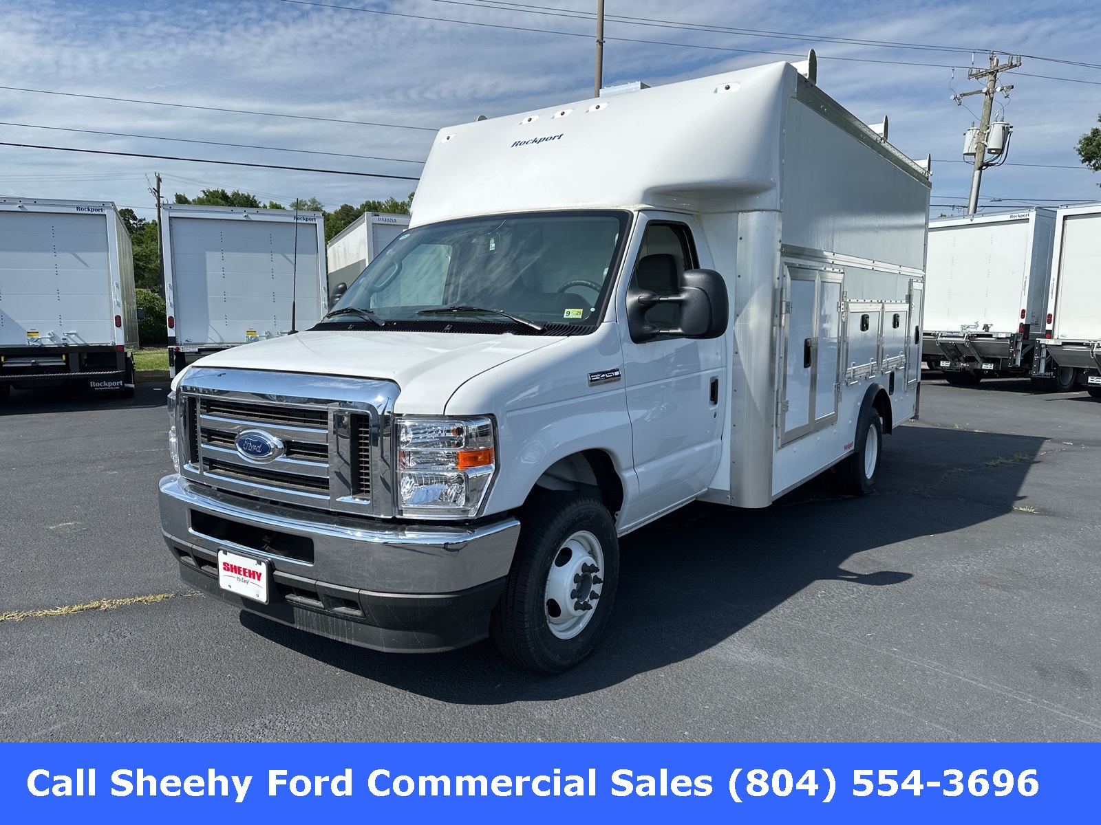 2025 Ford E-450 photo 2