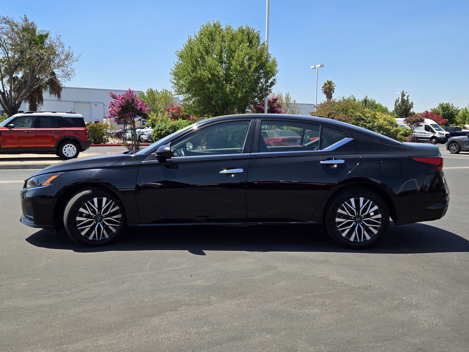 2024 Nissan Altima 2.5 SV photo 7