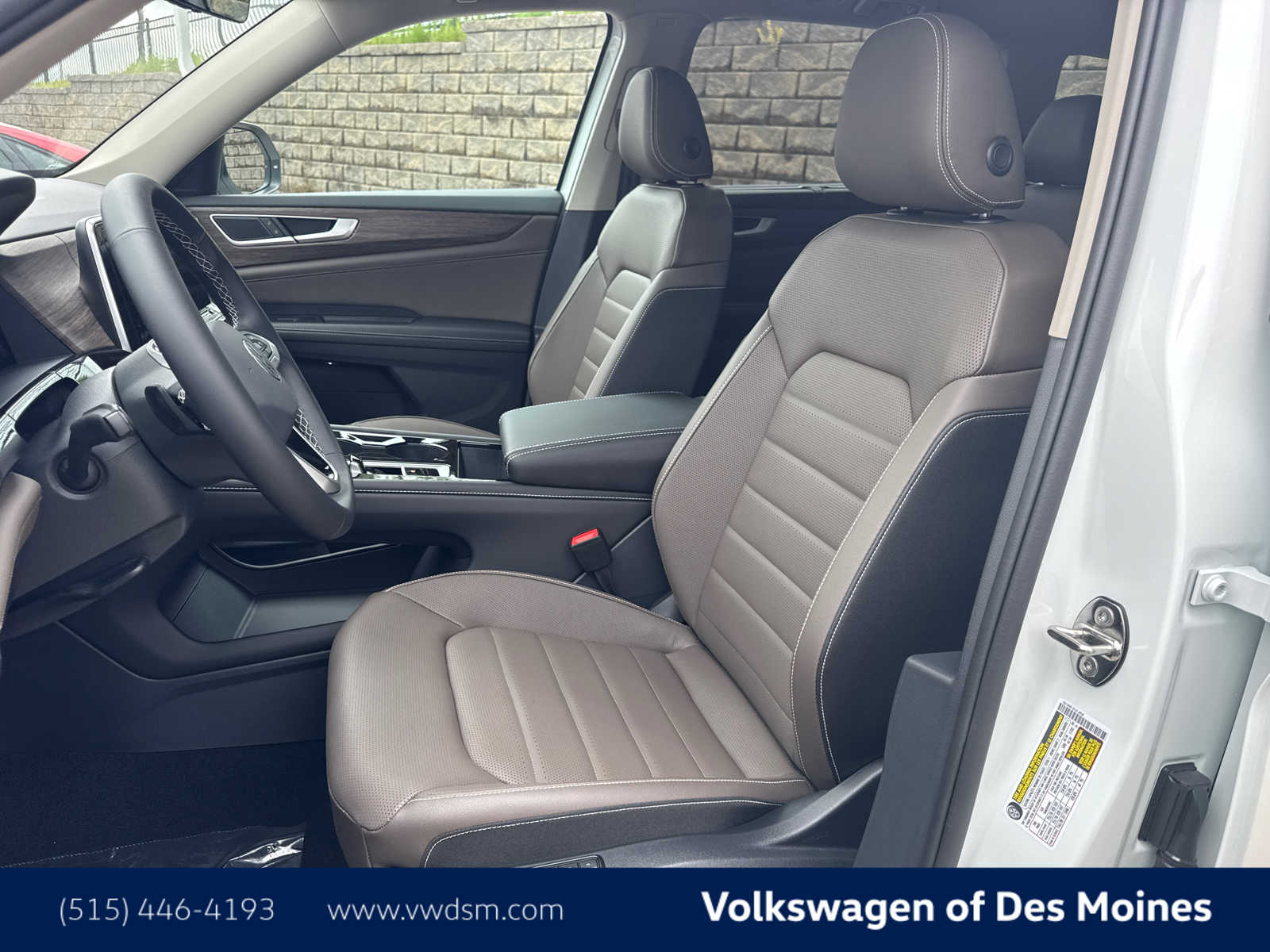 2025 Volkswagen Atlas SEL photo 8