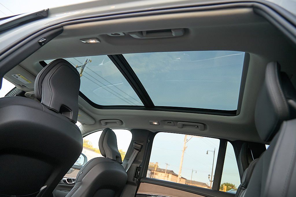 2026 VOLVO XC90 - Image 19