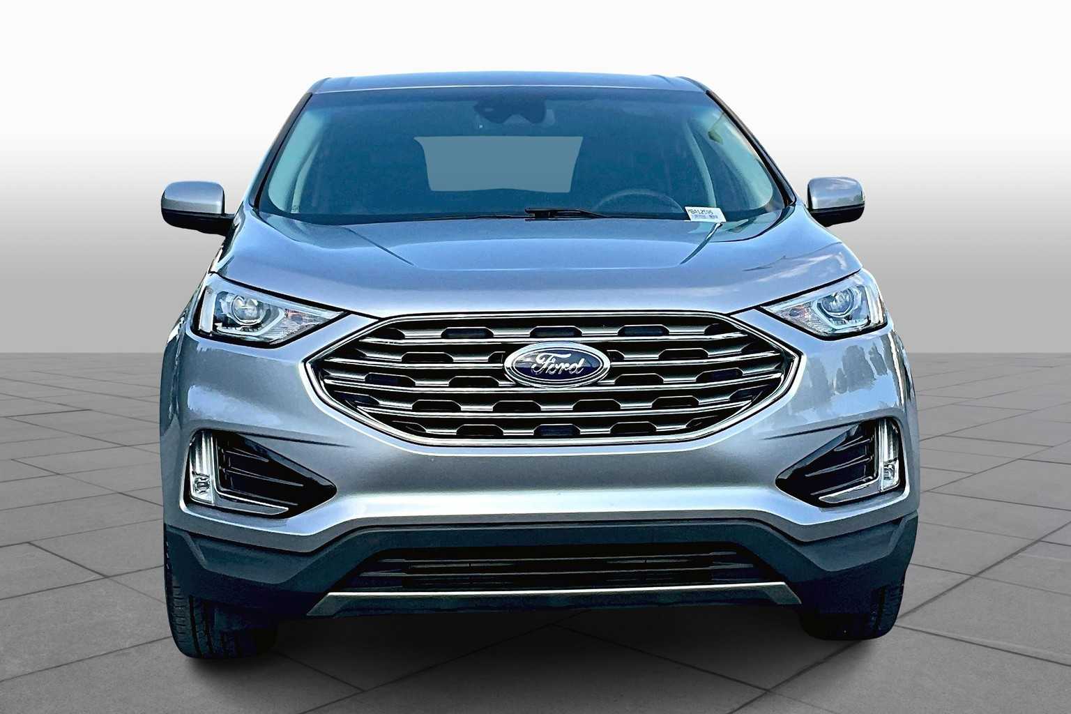 2021 Ford Edge SEL photo 3